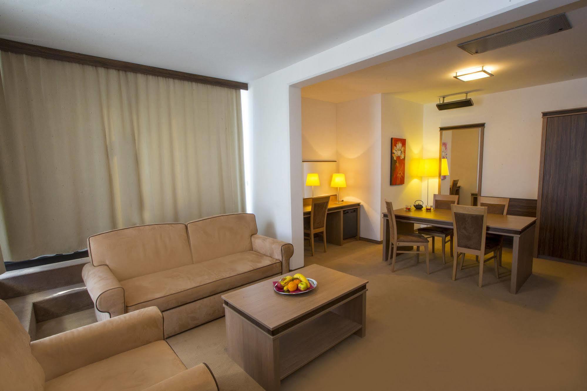 Hotel Kras Postojna Exterior photo